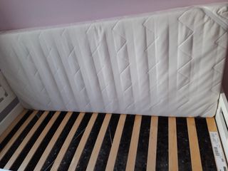 Cama infantil blanca nubes con colchón