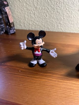 Figuras Juguetes: Minotauro, Mickey, Caballeros