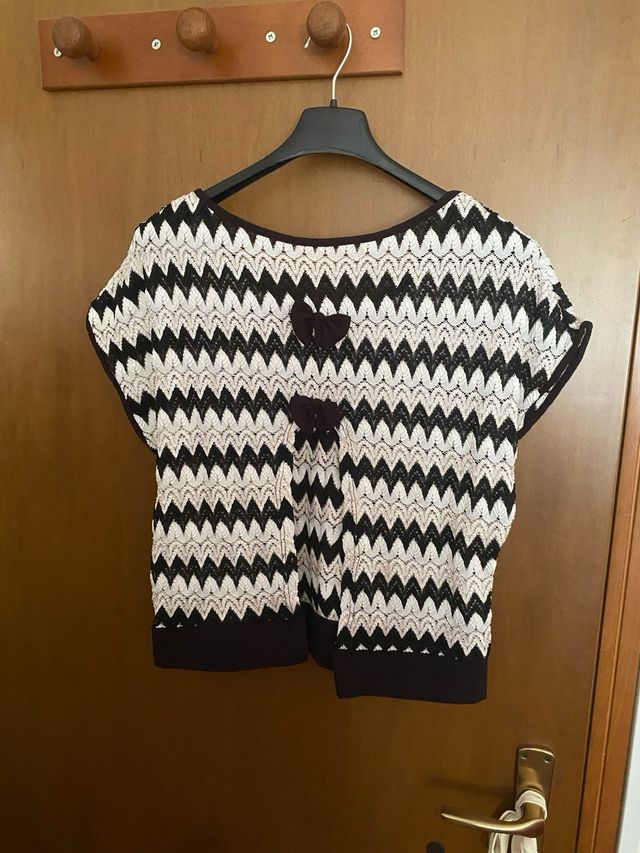 Top corto a righe - beige e nero