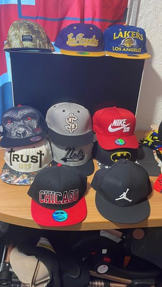 Gorras variadas - 9 gorras