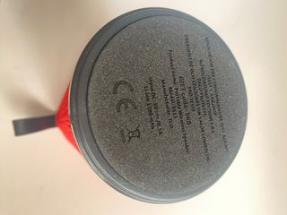 Altavoz inalámbrico portátil rojo