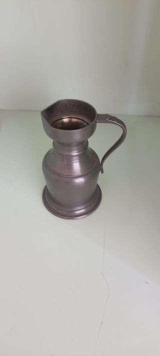 Juego de jarras antiguas