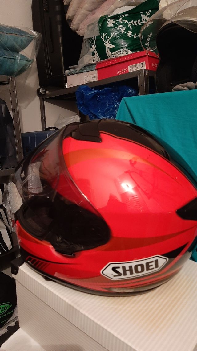 Casco Shoei rojo