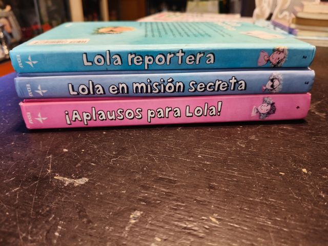 Libros juveniles Lola reportera ,por 4€ unidad