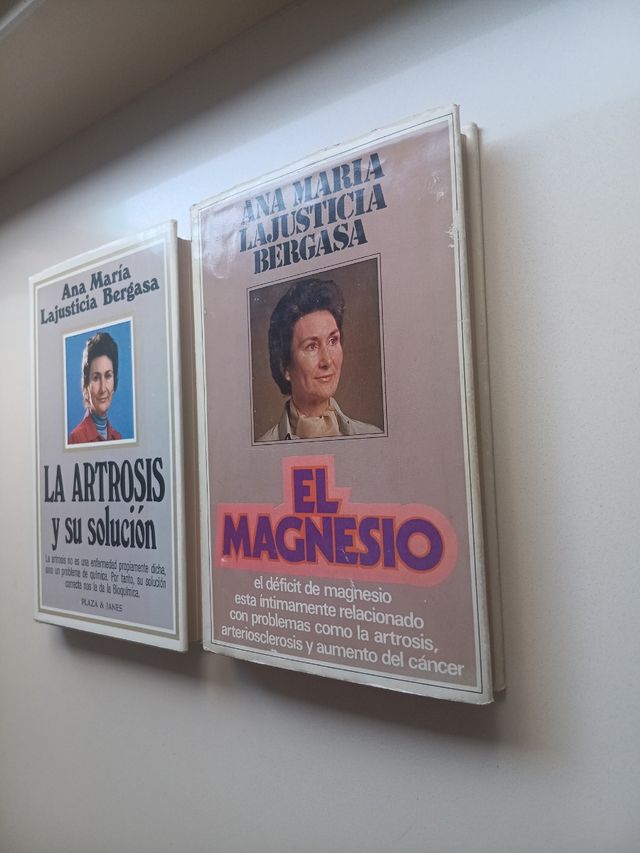 Ana María Lajusticia Bergasa.  Lote 2 libros.