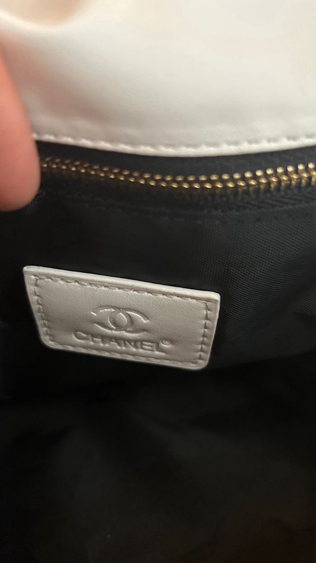 Bolso Chanel blanco acolchado