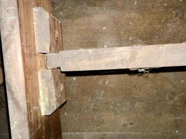 2 camas antiguas de madera