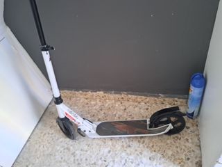 Patinete Globber blanco