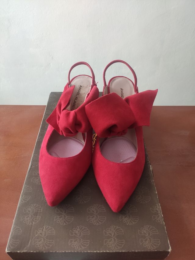 Zapatos tacón rojo tipo coquette