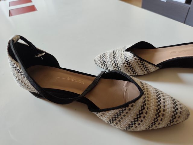 Sandalias Sfera beige-negro.