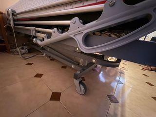 Cama Articulada Geriátrica de Hospital con carro