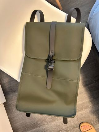 Mochila Rains verde oliva