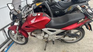 Moto Honda CBF 250 roja - Despiece