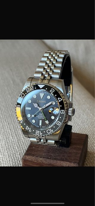 Seiko GMT Bruce Wayne 40mm