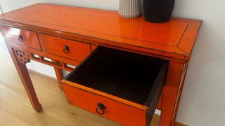 Consola con 3 cajores - madera naranja