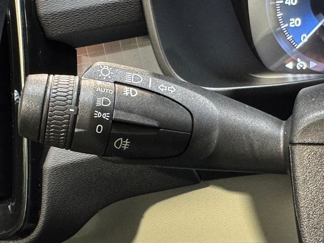 VOLVO XC40 1.5 T4 Twin Recharge RDesign Exp Auto