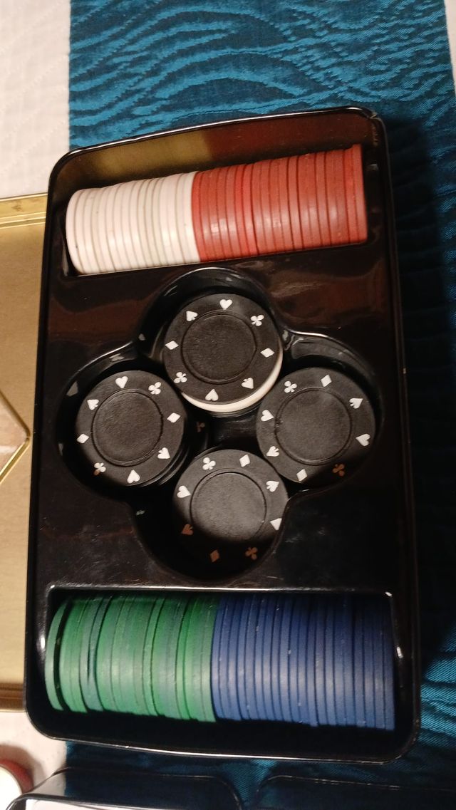 Juego Póker: 100 fichas + 2 barajas