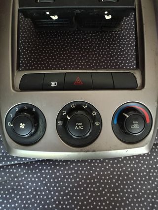 Consola central Kia Cerato
