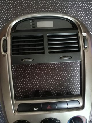 Consola central Kia Cerato