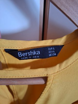 Blusa Amarilla Bershka - Talla L