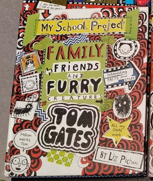 Libro juvenil en Ingles Tom Gates,por 5€