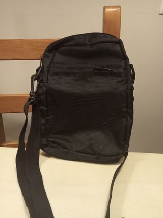 Bolso bandolera ALTUS negra