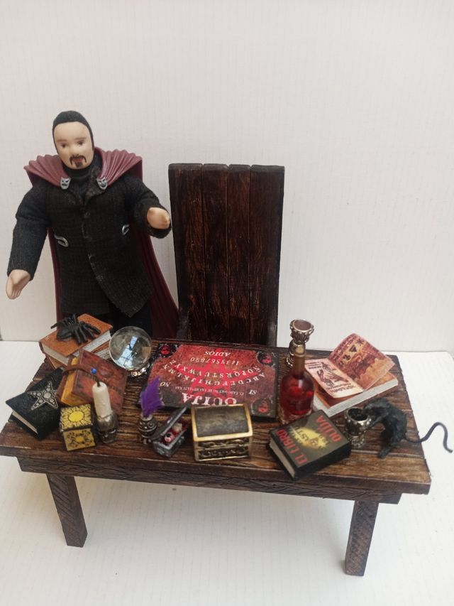 Miniatura Mesa Brujo magia oscura