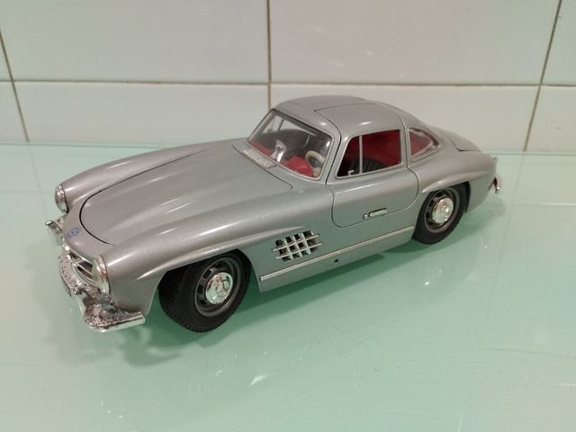 Mercedes Benz 300SL 1/18