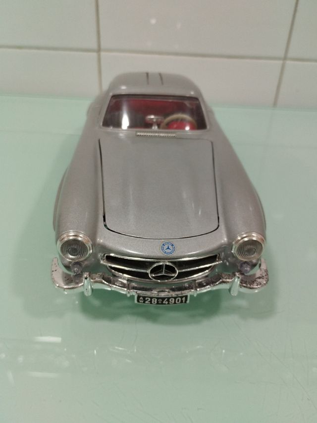 Mercedes Benz 300SL 1/18