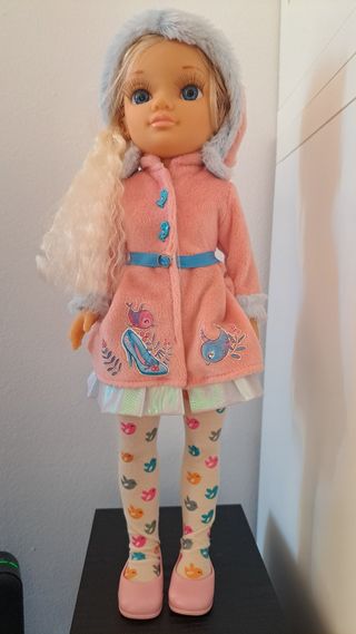 Muñeca Nancy abrigo cuentos - Rubia