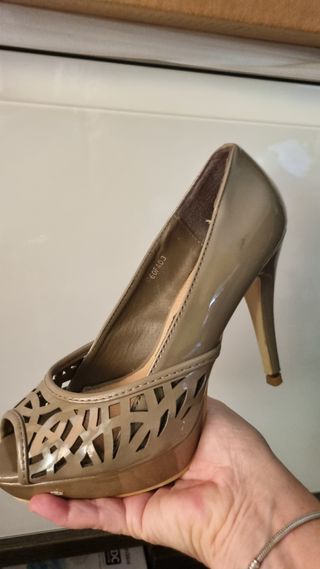 Tacones beige oscur talla 37 38