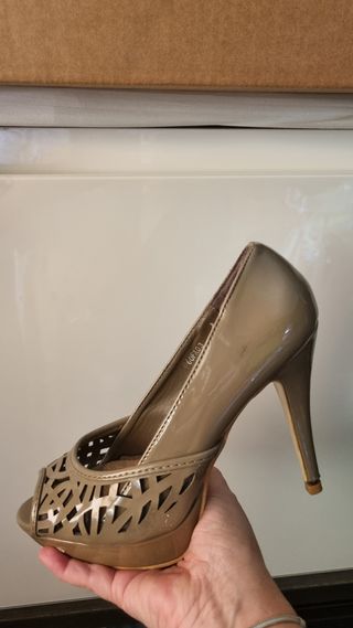 Tacones beige oscur talla 37 38