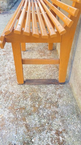 Banco madera curvado