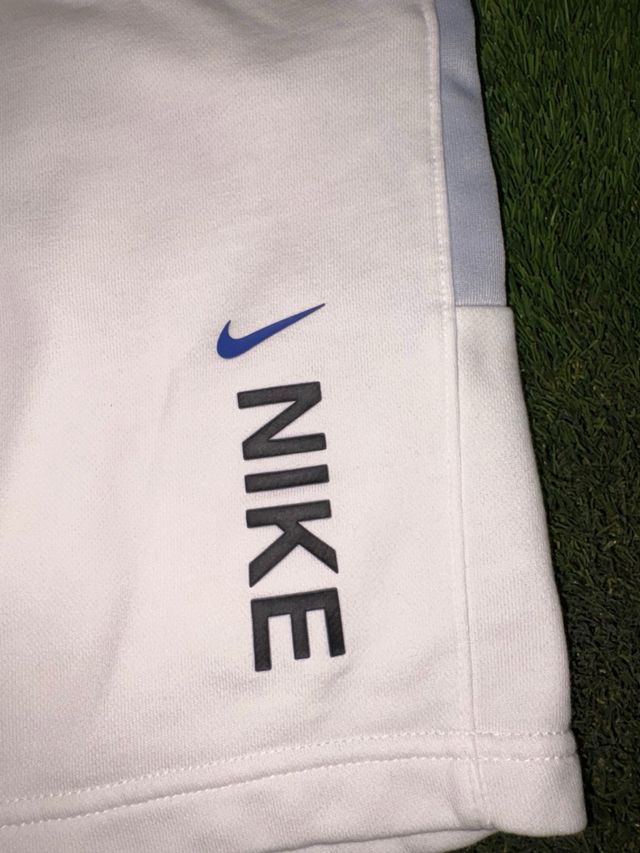Shorts Nike blancos