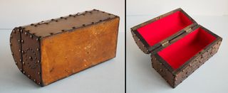 2 cassapanche in legno rivestite in pelle