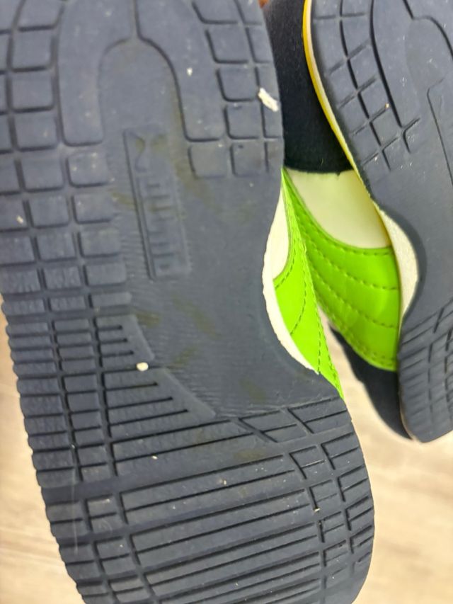 Zapatillas Puma niño talla 25