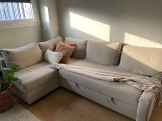 Sofá cama beige - como nuevo