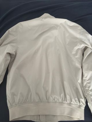 Chaqueta bomber blanca