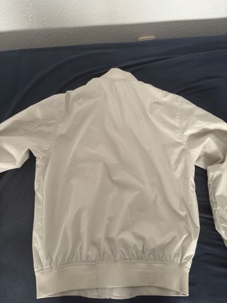 Chaqueta bomber blanca