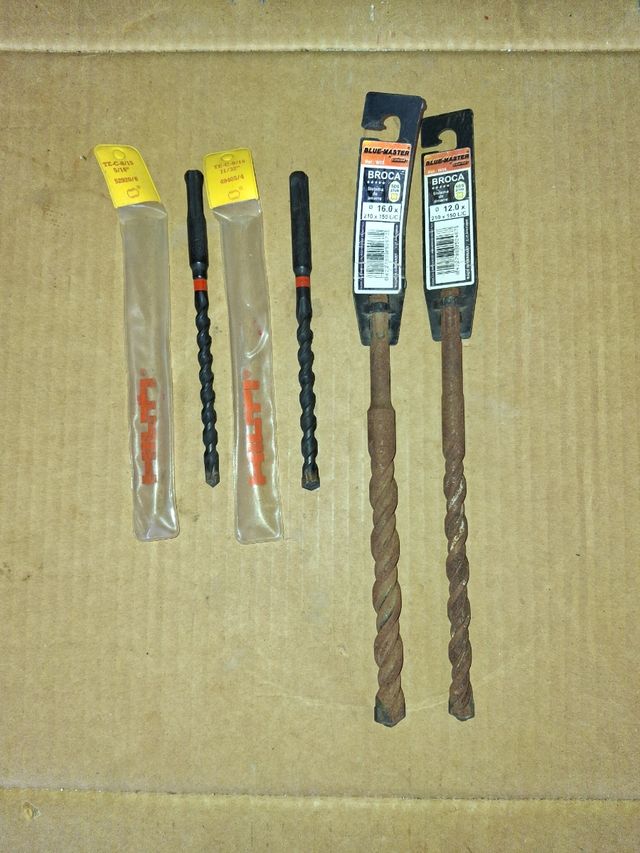 Lote 56. Conjunto 4 brocas Hilti.