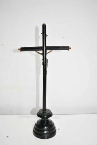 Crucifijo antiguo de mesa