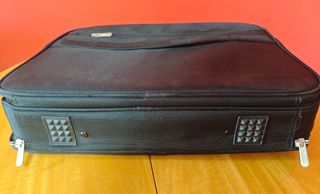 Maletín portátil Trust Sydney - Negro