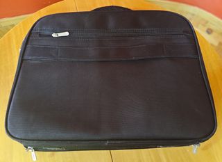 Maletín portátil Trust Sydney - Negro