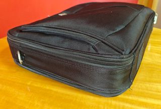 Maletín portátil Trust Sydney - Negro