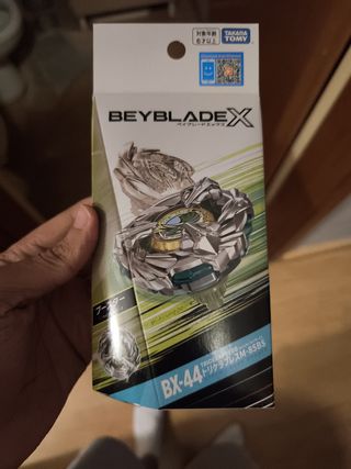 Beyblade X TriceraPress M-85BS novo