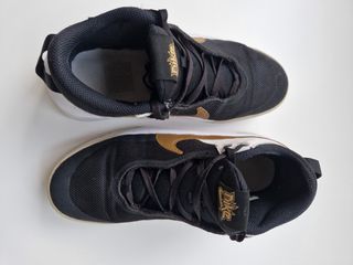 Nike Team Hustle D 10 GS Baloncesto