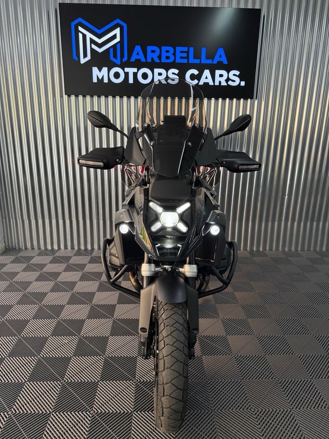 BMW R 1300 GS TRIPLE BLACK 