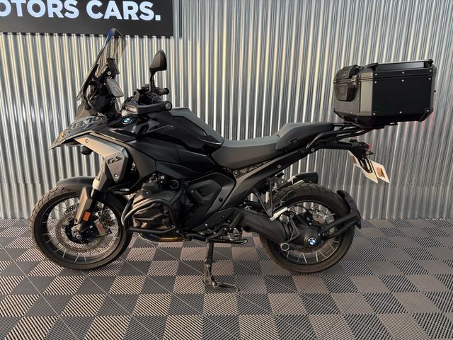 BMW R 1300 GS TRIPLE BLACK 