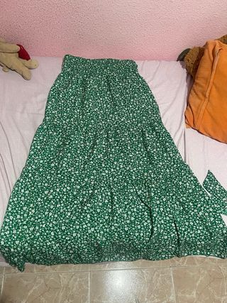 Falda y top verde con flores