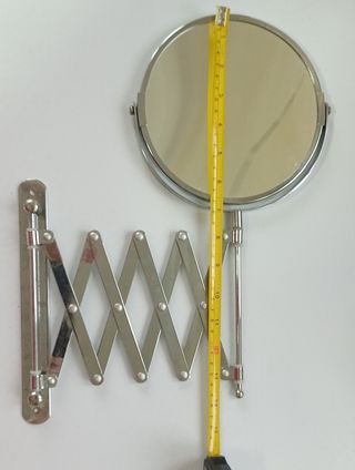 Espejo maquillaje con brazo plegable metálico